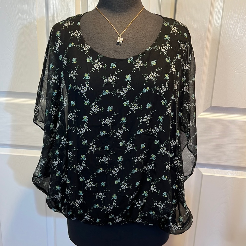 Vince Camuto top, size S